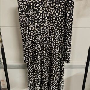 H&M Woman’s Floral Black and White Dress xxs